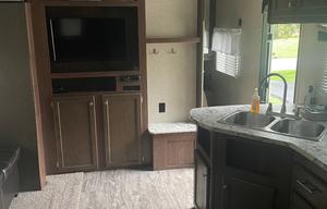 2018 Heartland Trail Runner SLE 292 RV rental photo 4