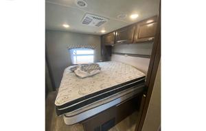 2020 Thor Motor Coach Hurricane 34R RV rental photo 26