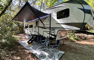 Luxury fifth wheel