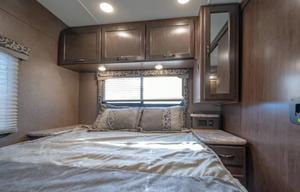 C9 Luxury Thor 10 Sleeper w 3 Bunks! 2 Slides-WiFi