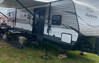 2018 Jayco Jay Flight 38FDDS RV rental photo 3