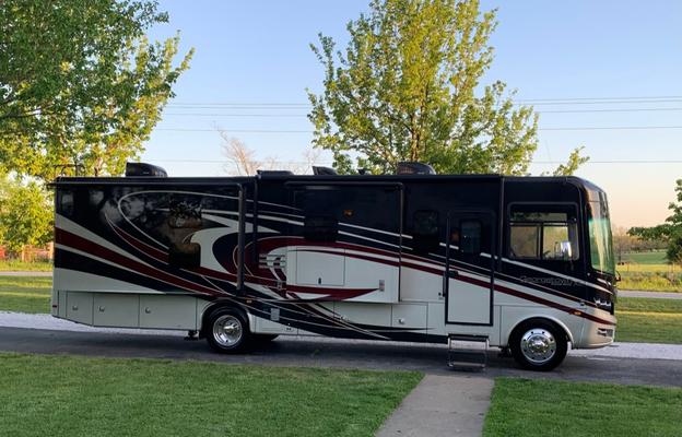 2015 Forest River RV Georgetown XL 352QSF RV rental photo 1