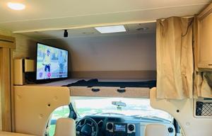 2022 Thor Motor Coach Chateau 31EV