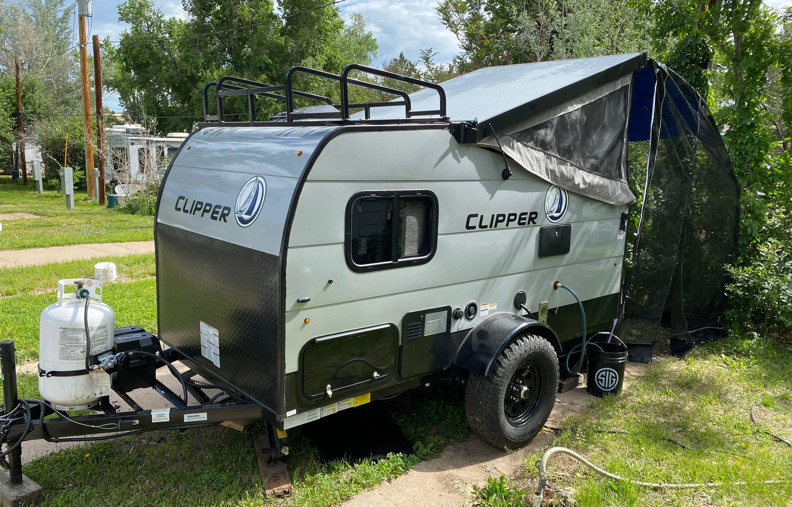 Cozy Lightweight Camper for Two!