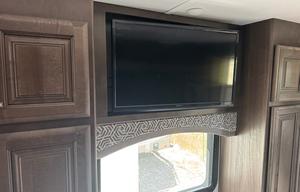 2019 Keystone RV Alpine 3701FL RV rental photo 9