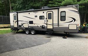 2017 Hideout 28BHS RV rental photo 4