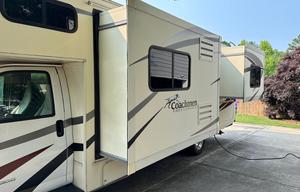 2019 Coachmen RV Freelander 26DS Chevy 4500