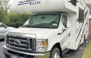 2022 Thor Freedom Elite 23H | Solar | Sleeps 5
