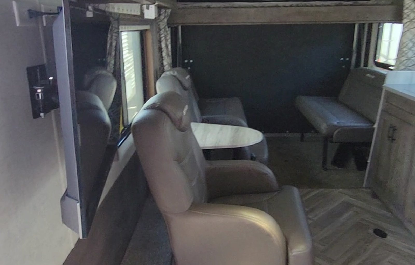 2021 Stealth Trailers Foreat River 31ft
