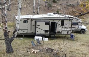Hello 2019!! Check this out!! Hideout Fifth Wheel - Delivery Available!