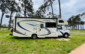 2018 28 ft Thor Motor Coach Freedom Elite