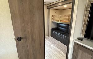 2020 Avenger 32QBI RV rental photo 26