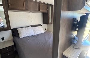Family-Friendly 2018 Sleeps 10 & Off-Grid Ready!