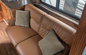 2011 Fleetwood RV Storm 32BH RV rental photo 42