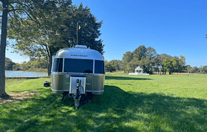 Pearl – A Refined Airstream Escape with Space