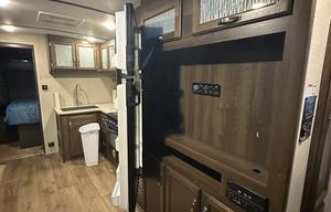 2019 Keystone RV Premier Ultra Lite 29BHPR RV rental photo 14