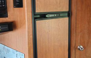 2019 Winnebago Minnie Winnie 22M RV rental photo 11