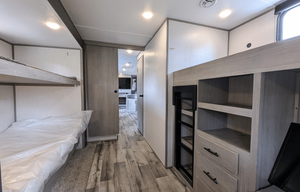 Coleman Lantern | Large Modern Bunkhouse sleeps 9
