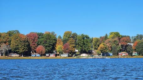 Mclear’s Cottage Colony & Campground