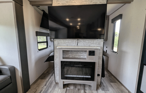 Coleman Lantern | Large Modern Bunkhouse sleeps 9