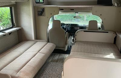 2022 Thor Motor Coach - Freedom Elite