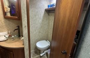 Turn-Key two bath sleeps 10 rear bunk room stoked