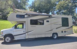 26' Leprechaun, sleeps 6+, stocked for family fun!