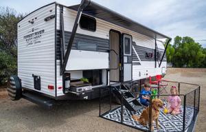 DOLLY | 2025 Della Terra Bunkhouse | Sleeps 8
