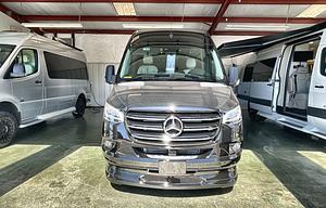 Luxury 10 Passenger Van with Bathroom