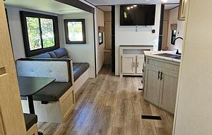 Spacious Shasta I-5–Sleeps 10 | Triple A/C & Bunks