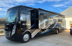 2023 Thor Motor Coach Outlaw 38MB