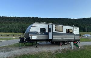 Tons of space/ sleeping option, 1600W solar system