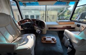 34’ Windsong RV – Low Miles, Sleeps 7