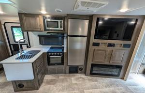 Rockwood Ultra Lite | Modern, Spacious and Cozy