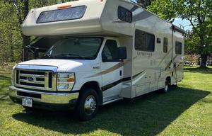 2019 Coachmen RV Leprechaun 260RS Ford 350 RV rental photo 4