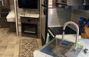 Family RV with bunk beds, queen bed, and more!