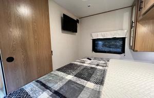 "The Adventurer" PrimeTime Avenger Bunkhouse 26BK