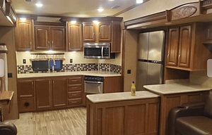2016 Columbus Compass 340RKC RV rental photo 4