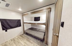 2022 CrossRoads Zinger 333D Travel Trailer 33'