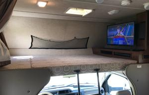 2014 Fleetwood RV Jamboree Sport 31M- LOW Miles