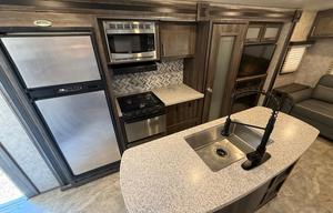Sleeps 6 - Highland Ridge Light Spacious Trailer