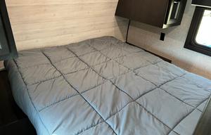 Family/Pet friendly! Sleeps 8! Generator included!
