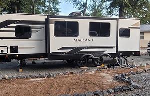 Clean & Spacious Bunkhouse Camper w/ Delivery