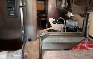 2017 Thor Motor Coach Chateau 31 W RV rental photo 9