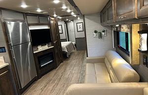 2019 Tiffin Open Road Allegro 36UA - Sleeps 9