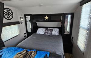 Lucy the Grey Wolf w/bunkhouse family Camper