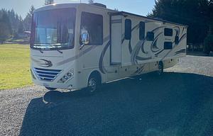 2017 Thor Motor Coach Hurricane 34J