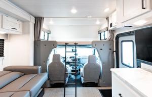 2022 EAST TO WEST Entrada 2900DS