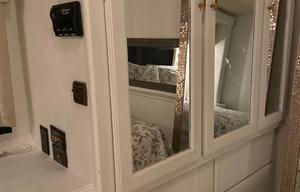 A La Vie (To Life) RV Rental