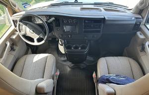 2017 Gulf Stream RV Conquest Class C 6237LE RV rental photo 16